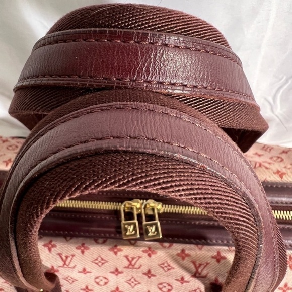 Louis Vuitton Burgundy Red Mini Lin Josephine GM with Gold Crossbody Chain - Picture 8 of 17